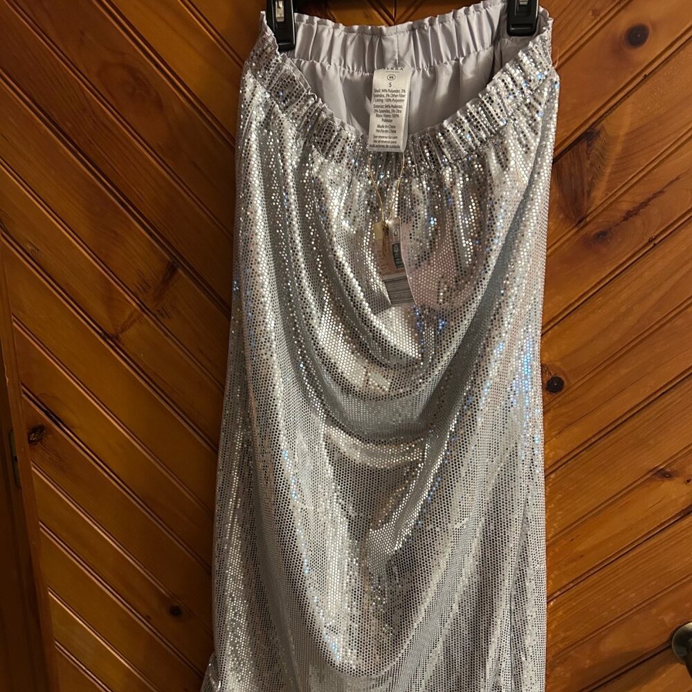 SERRA Ladies Silver Sequin A-Line Mid Length Skirt, Size S, NWT